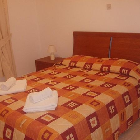 King'S Palace Apartment Paphos Phòng bức ảnh