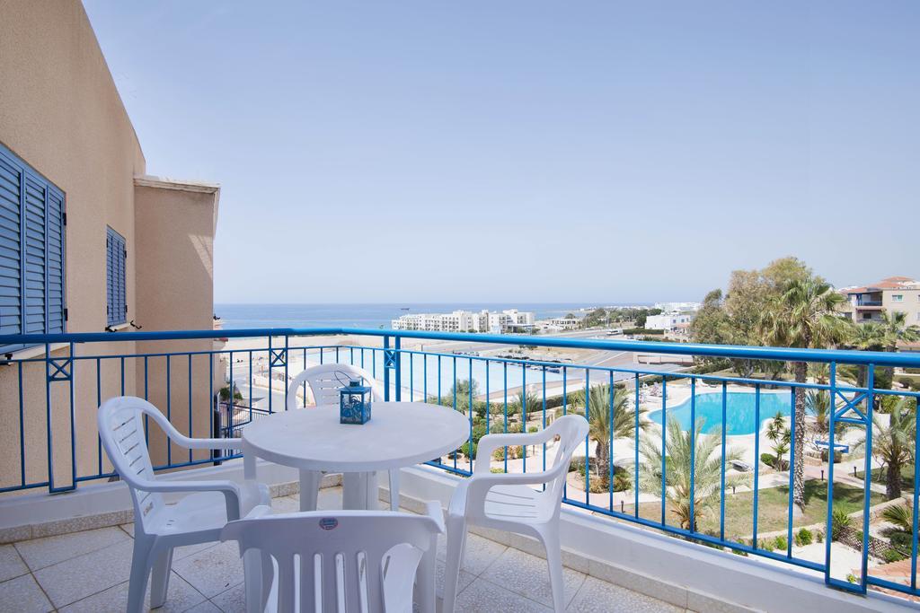 King'S Palace Apartment Paphos Ngoại thất bức ảnh