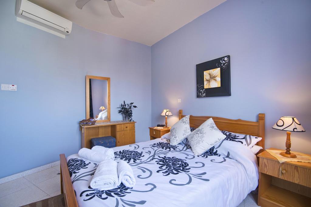 King'S Palace Apartment Paphos Ngoại thất bức ảnh